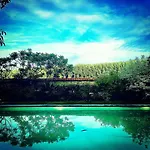 לינה וארוחת בוקר Le Clos De Benedicte 4*