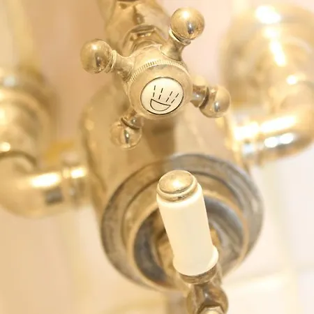 فندق مبيت وإفطار Le Clos De Benedicte 4*